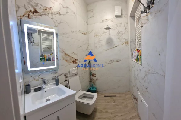Shtepi ne shitje Apartament ne Tirane, 1+1, Mobilimi E mobiluar, Pagesa 505,263  Euro.