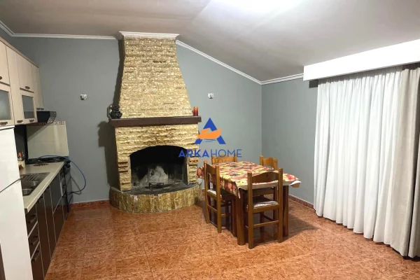 Shtepi me qera Apartament ne Tirane, 3+1, Mobilimi E mobiluar, Pagesa 389  Euro.