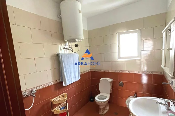Shtepi me qera Apartament ne Tirane, 3+1, Mobilimi E mobiluar, Pagesa 389  Euro.