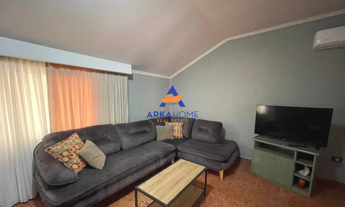 Shtepi me qera Apartament ne Tirane, 3+1, Mobilimi E mobiluar, Pagesa 389  Euro.