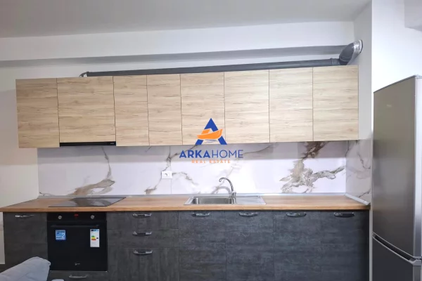 Shtepi me qera Apartament ne Tirane, 3+1, Mobilimi E mobiluar, Pagesa 684  Euro.