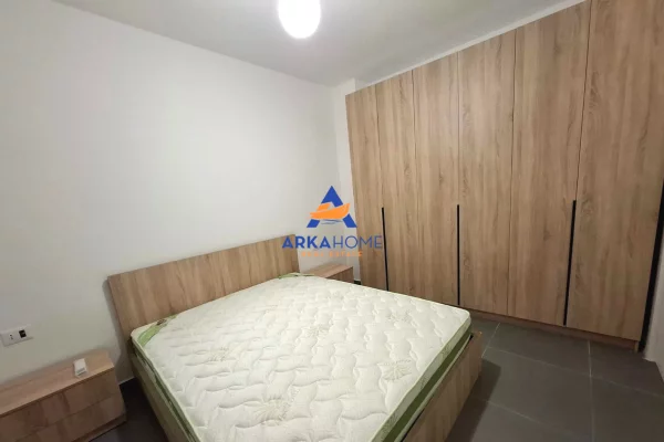 Shtepi me qera Apartament ne Tirane, 3+1, Mobilimi E mobiluar, Pagesa 684  Euro.