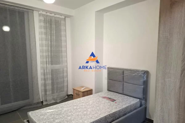 Shtepi me qera Apartament ne Tirane, 3+1, Mobilimi E mobiluar, Pagesa 684  Euro.