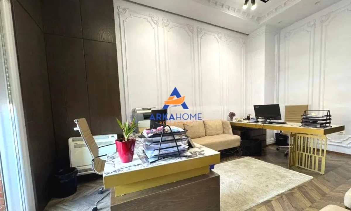 🏢 Zyre me Qira te Golden Park – American 3 ✨
