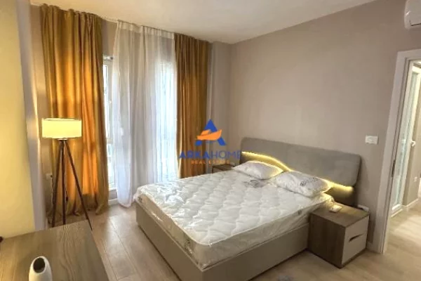 Shtepi me qera Apartament ne Tirane, 1+1, Mobilimi E mobiluar, Pagesa 452  Euro.