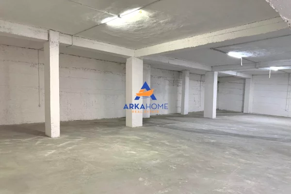 Ambient biznesi me qera 1+1 ne Tirane - 2,105 Euro