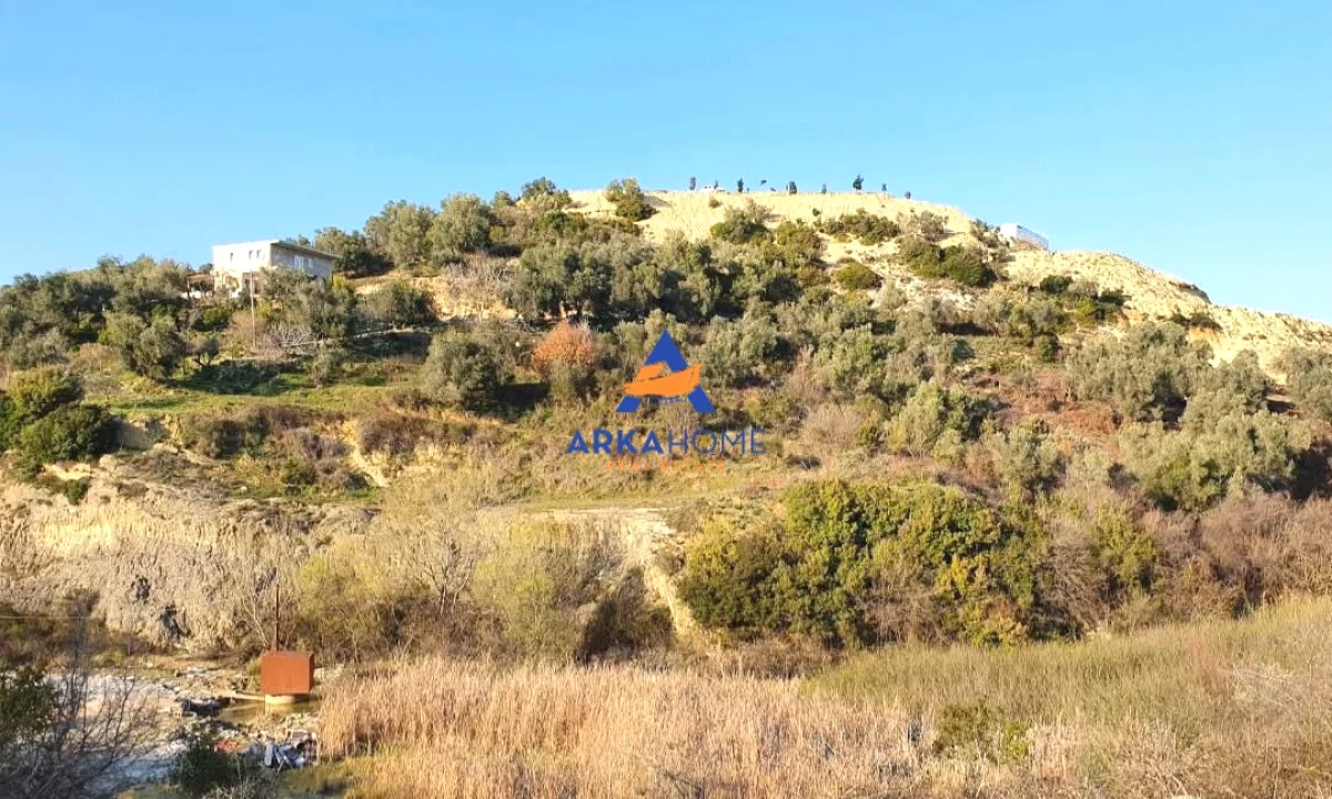 SHITET TOKE 6000M2 "NE SHKALLNUR, DURRES" 120.000.000 LEKE