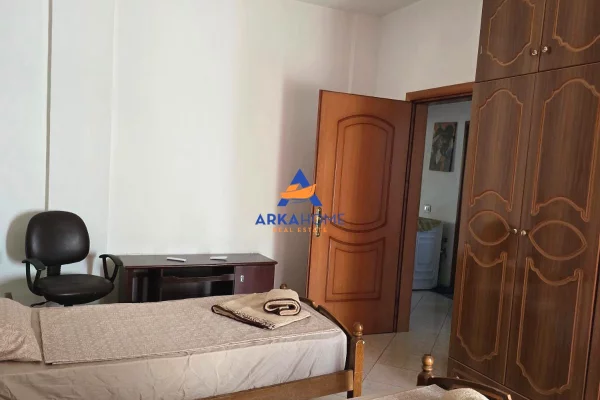 Shtepi me qera Apartament ne Tirane, 2+1, Mobilimi E mobiluar, Pagesa 650  Euro.
