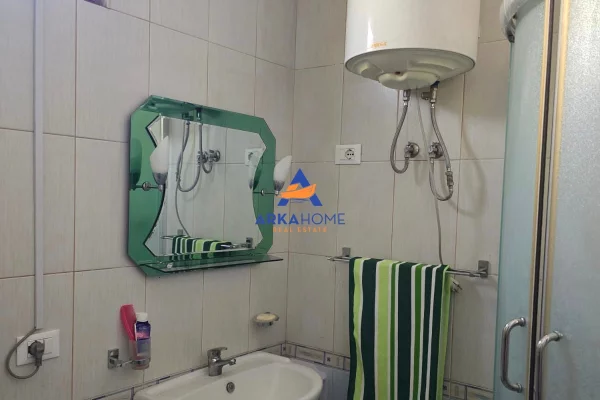 Shtepi me qera Apartament ne Tirane, 2+1, Mobilimi E mobiluar, Pagesa 650  Euro.