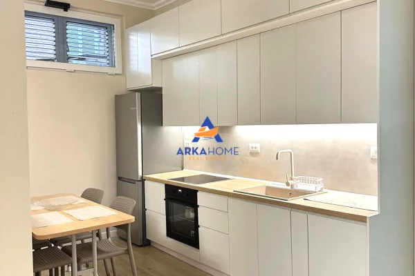 Shtepi me qera Apartament ne Tirane, 1+1, Mobilimi E mobiluar, Pagesa 578  Euro.