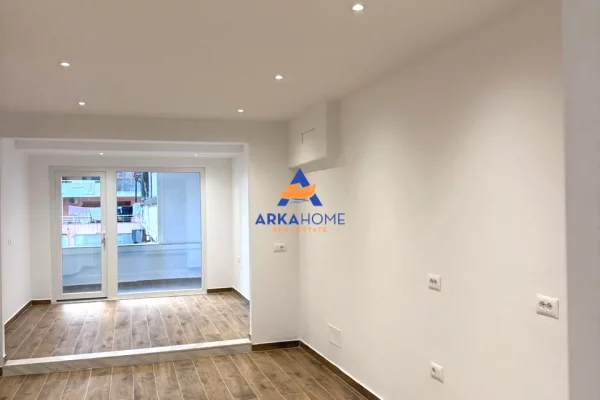 Ambient biznesi me qera 1+1 ne Tirane - 800 Euro