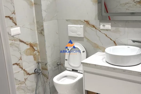 SHITEN AMBIENTE 60M2 DHE 40M2 "TEK GJYKATA E SHKALLES SE PARE, PERBALLE ME SHERBIMIN E PROVES" 260.0