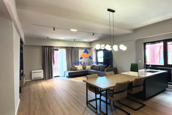 Shtepi ne shitje Apartament ne Tirane, 2+1, Mobilimi E mobiluar, Pagesa 504,900  Euro.