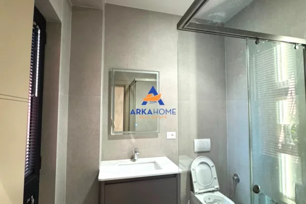 Shtepi ne shitje Apartament ne Tirane, 2+1, Mobilimi E mobiluar, Pagesa 504,900  Euro.