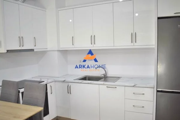 Shtepi me qera Apartament ne Tirane, 1+1, Mobilimi E mobiluar, Pagesa 473  Euro.