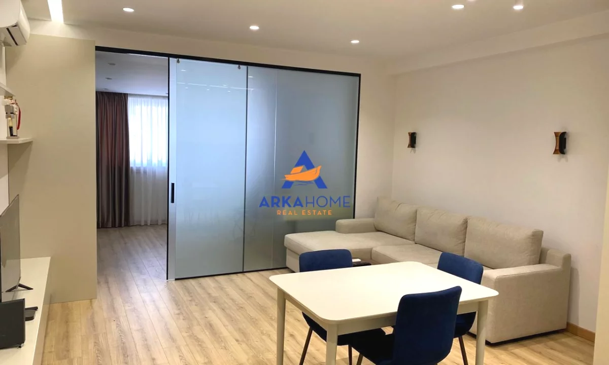 Shtepi ne shitje Apartament ne Tirane, 2+1, Mobilimi E mobiluar, Pagesa 126,315  Euro.