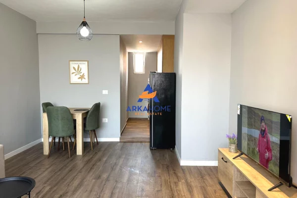 Shtepi me qera Apartament ne Tirane, 1+1, Mobilimi E mobiluar, Pagesa 650  Euro.