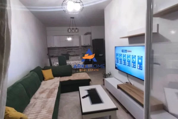 JEPET APARTAMENT ME QERA 2+1+BALLKON " AMERIKAN 3 " 520 EURO
