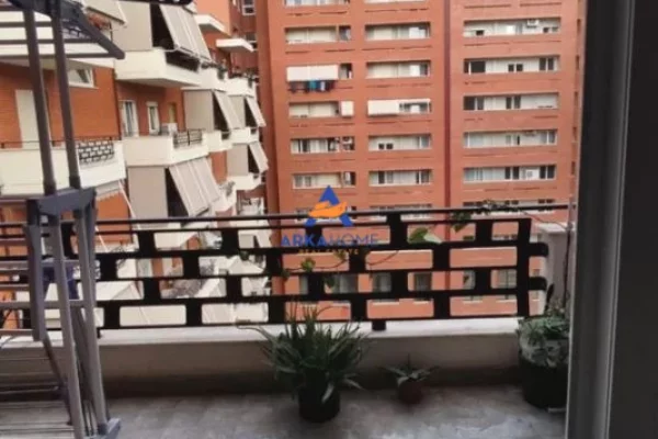 Shtepi ne shitje Apartament ne Tirane, 2+1, Mobilimi E mobiluar, Pagesa 520  Euro.