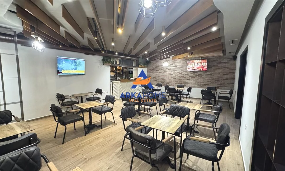 JEPET ME QERA BAR-PICERI OPEN SPACE 91M2 " DON BOSKO " 1200 EURO