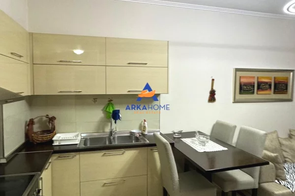 Shtepi me qera Apartament ne Tirane, 2+1, Mobilimi E mobiluar, Pagesa 526  Euro.