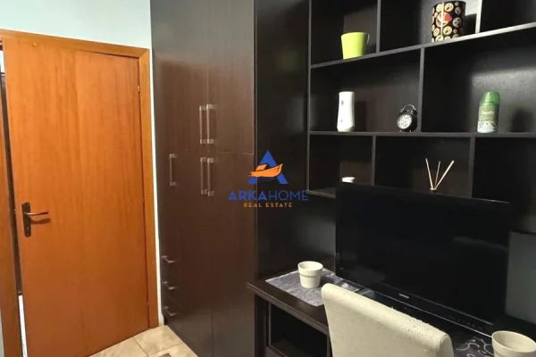 Shtepi me qera Apartament ne Tirane, 2+1, Mobilimi E mobiluar, Pagesa 526  Euro.