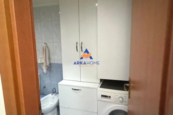Shtepi me qera Apartament ne Tirane, 2+1, Mobilimi E mobiluar, Pagesa 526  Euro.