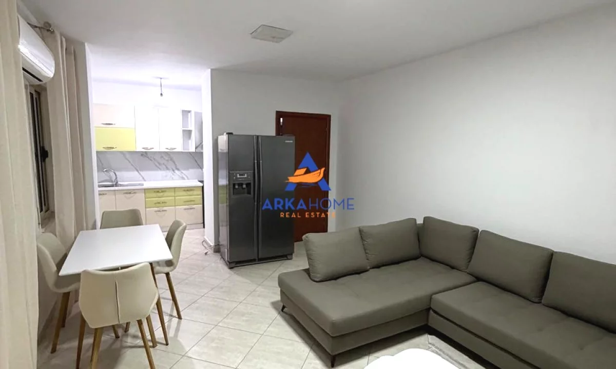 Shtepi me qera Apartament ne Tirane, 2+1, Mobilimi E mobiluar, Pagesa 685  Euro.