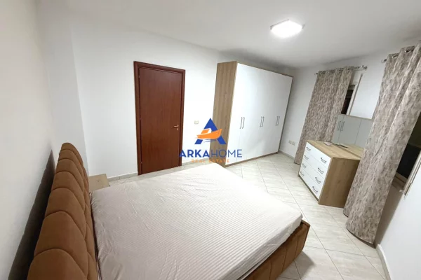 Shtepi me qera Apartament ne Tirane, 2+1, Mobilimi E mobiluar, Pagesa 685  Euro.