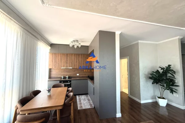 Shtepi me qera Apartament ne Tirane, 2+1, Mobilimi E mobiluar, Pagesa 1,476  Euro.