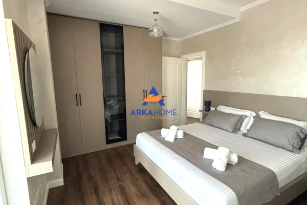 Shtepi me qera Apartament ne Tirane, 2+1, Mobilimi E mobiluar, Pagesa 1,476  Euro.