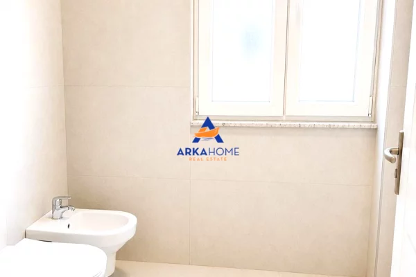 Shtepi me qera Apartament ne Tirane, 2+1, Mobilimi E mobiluar, Pagesa 611  Euro.