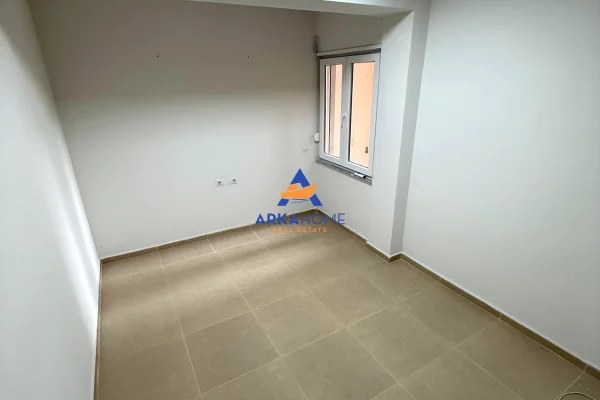 Ambient biznesi me qera 1+1 ne Tirane - 1,000 Euro