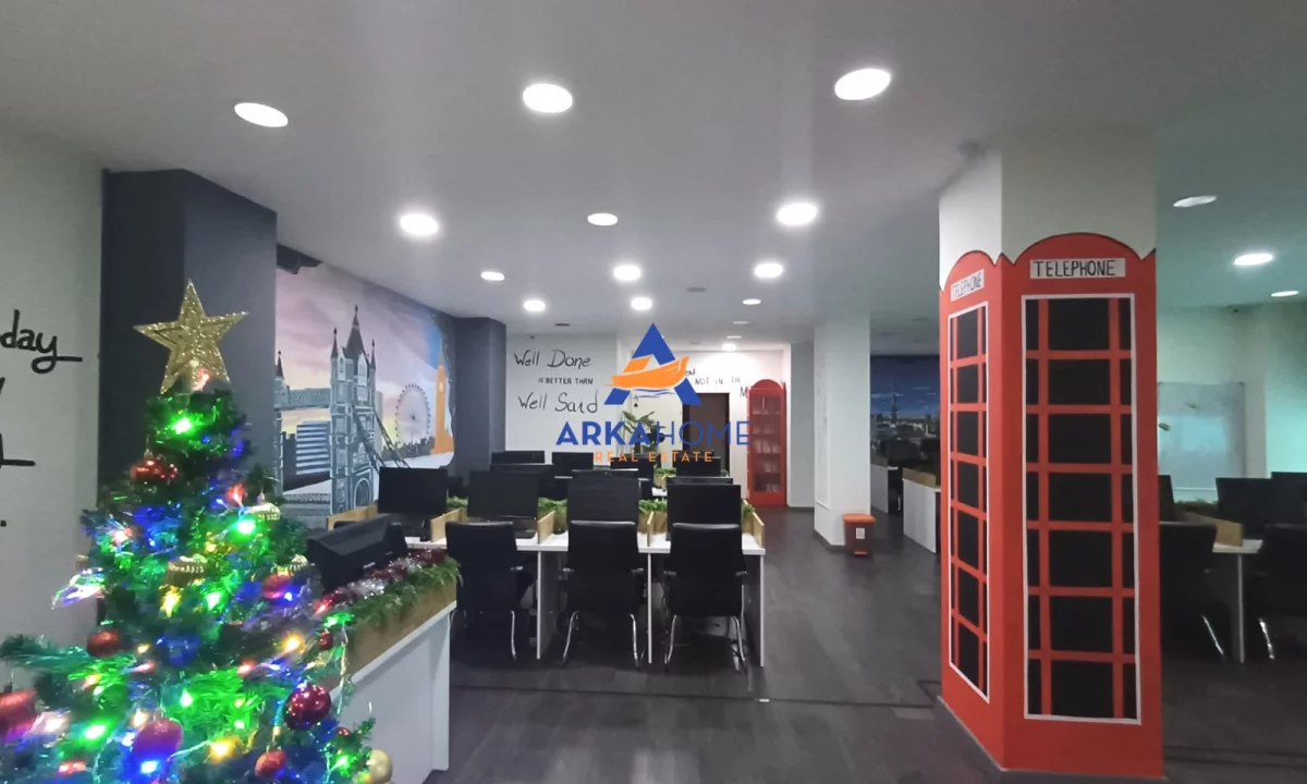 JEPET ZYRE ME QERA 200M2 "AFER GLOBE, PERBABLL DELIJORGJIT" 2500 EURO