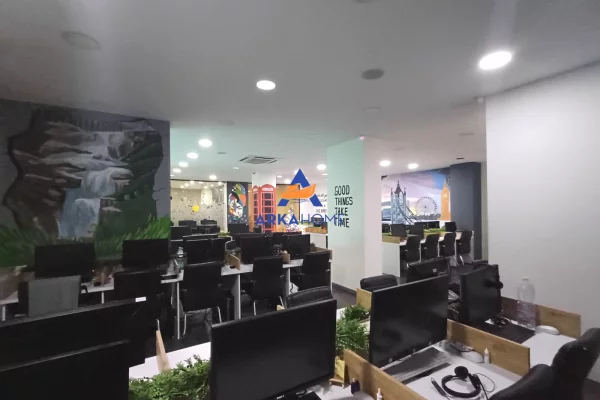JEPET ZYRE ME QERA 200M2 "AFER GLOBE, PERBABLL DELIJORGJIT" 2500 EURO