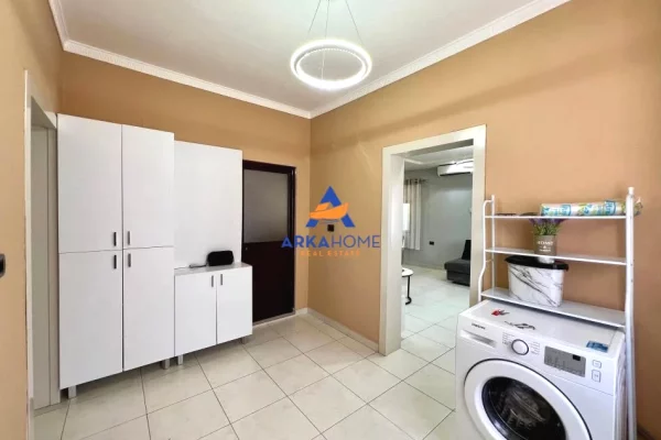 Shtepi ne shitje Apartament ne Tirane, 1+1, Mobilimi E mobiluar, Pagesa 315,000  Euro.