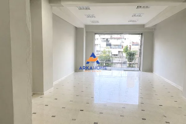 Ambient biznesi me qera 1+1 ne Tirane - 16,877 Euro
