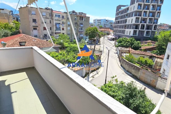 Shtepi me qera Apartament ne Tirane, 1+1, Mobilimi E mobiluar, Pagesa 526  Euro.