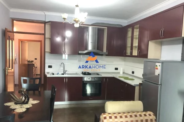 Shtepi me qera 2+1 ne Tirane - 685 Euro