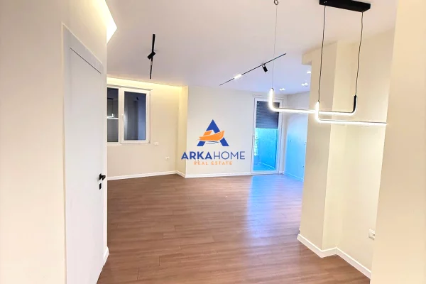 Shtepi ne shitje Apartament ne Tirane, 2+1, Mobilimi Bosh, pa mobiluar, Pagesa 200,421  Euro.