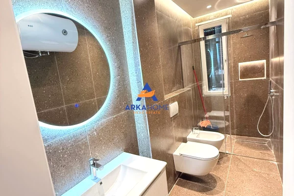 Shtepi ne shitje Apartament ne Tirane, 2+1, Mobilimi Bosh, pa mobiluar, Pagesa 200,421  Euro.