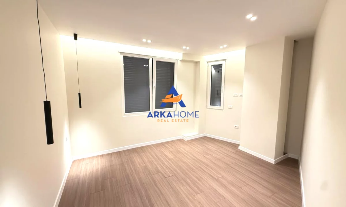 Shtepi ne shitje Apartament ne Tirane, 2+1, Mobilimi Bosh, pa mobiluar, Pagesa 200,421  Euro.