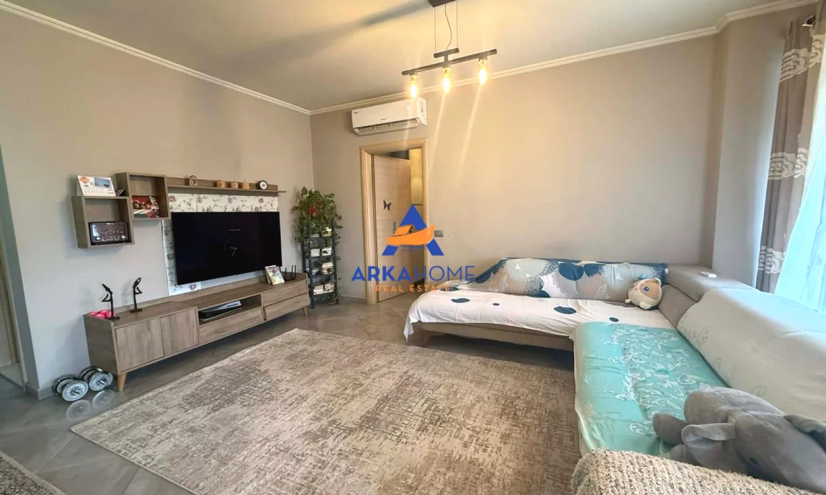 Shtepi ne shitje Apartament ne Tirane, 2+1, Mobilimi E mobiluar, Pagesa 205,000  Euro.