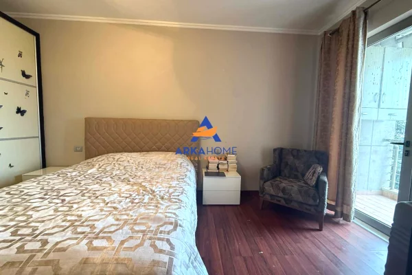 Shtepi ne shitje Apartament ne Tirane, 2+1, Mobilimi E mobiluar, Pagesa 205,000  Euro.