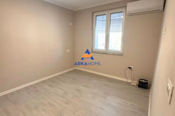 Ambient biznesi me qera 1+1 ne Tirane - 700 Euro