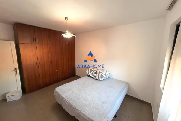Shtepi me qera Apartament ne Tirane, 1+1, Mobilimi E mobiluar, Pagesa 527  Euro.
