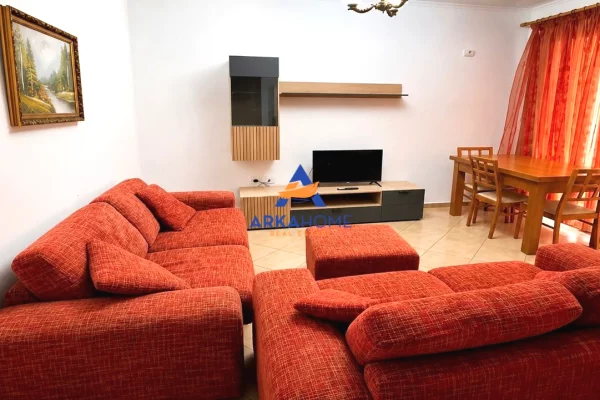 Shtepi me qera 1+1 ne Tirane - 380 Euro