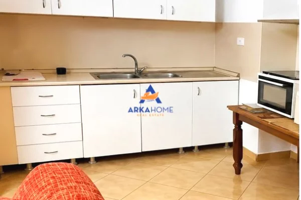 Shtepi me qera Apartament ne Tirane, 1+1, Mobilimi E mobiluar, Pagesa 380  Euro.