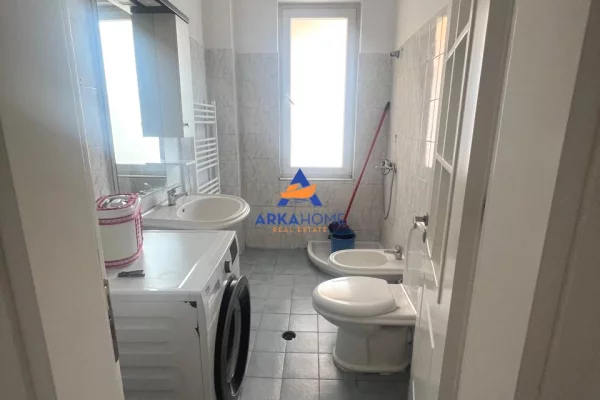 Shtepi me qera Apartament ne Tirane, 2+1, Mobilimi E mobiluar, Pagesa 421  Euro.