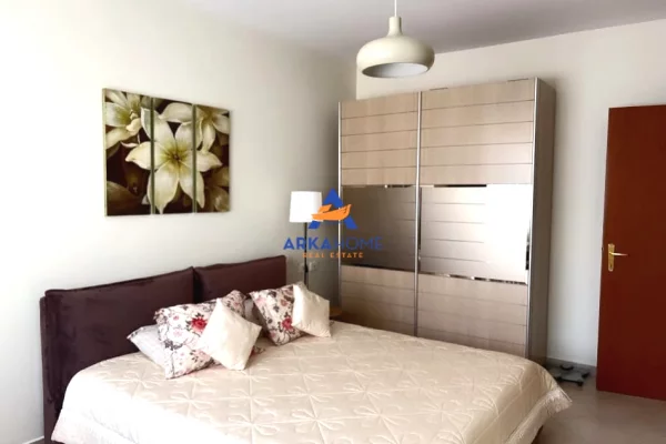 Shtepi me qera Apartament ne Tirane, 1+1, Mobilimi E mobiluar, Pagesa 727  Euro.